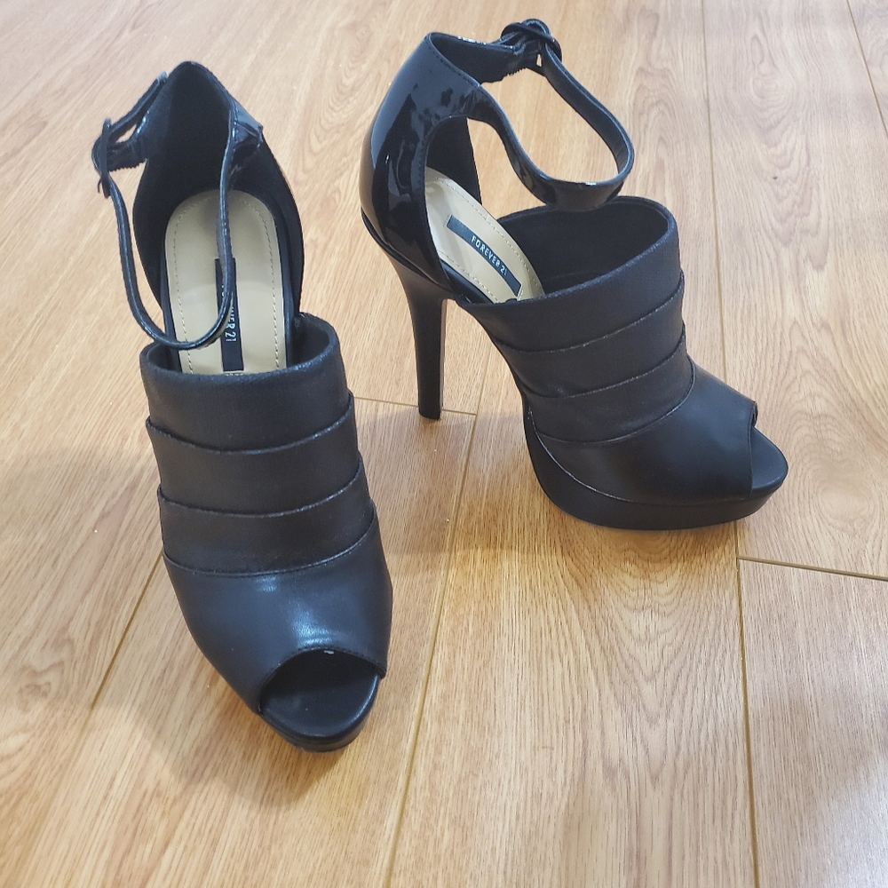Black peep toe heels